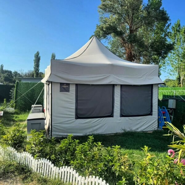 3x3 Kamp&Kamp Karavan Model